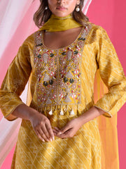 Pear Silk Embroidered Suit Set